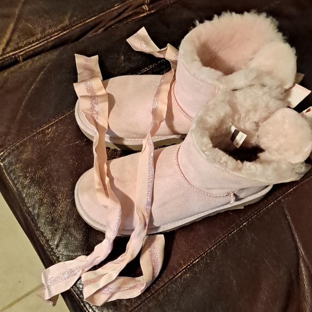 🎀Uggs🧸 - Picture 5 of 6